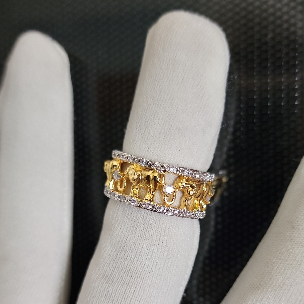 Elegant Gold and Silver Elephant Ring - Picture 7 of 16